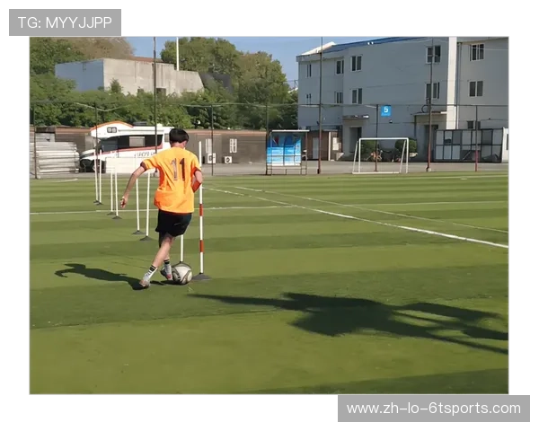 足球训练中的技巧强化与综合能力提升 足球训练中的技巧强化与综合能力提升